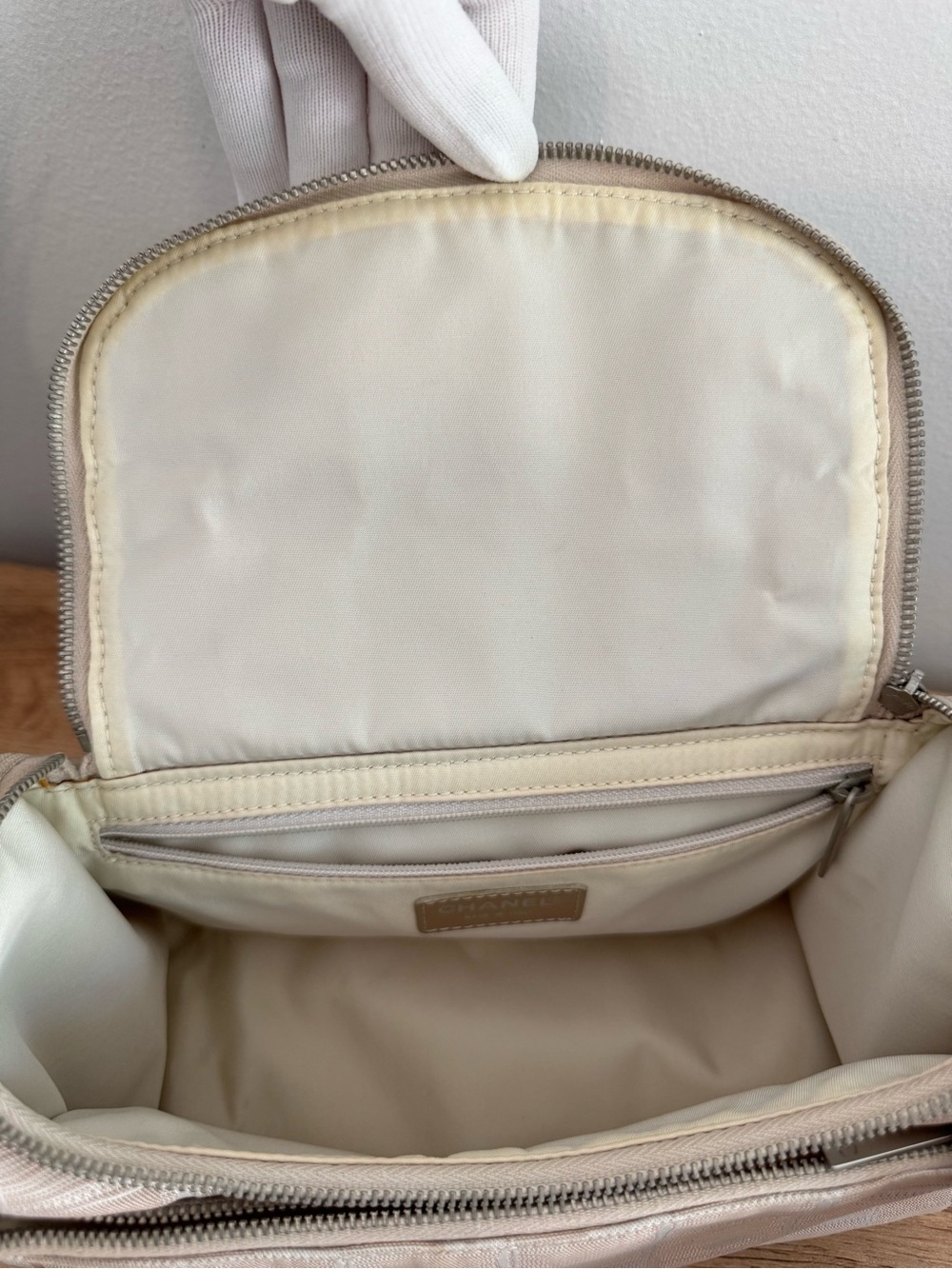 Vintage Chanel Sport Line CC Logo Crossbody Bag Beige Auth Card Clean Interior - Picture 13 of 16